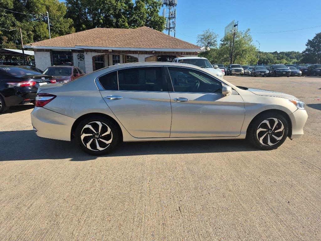 Honda Accord photo 4