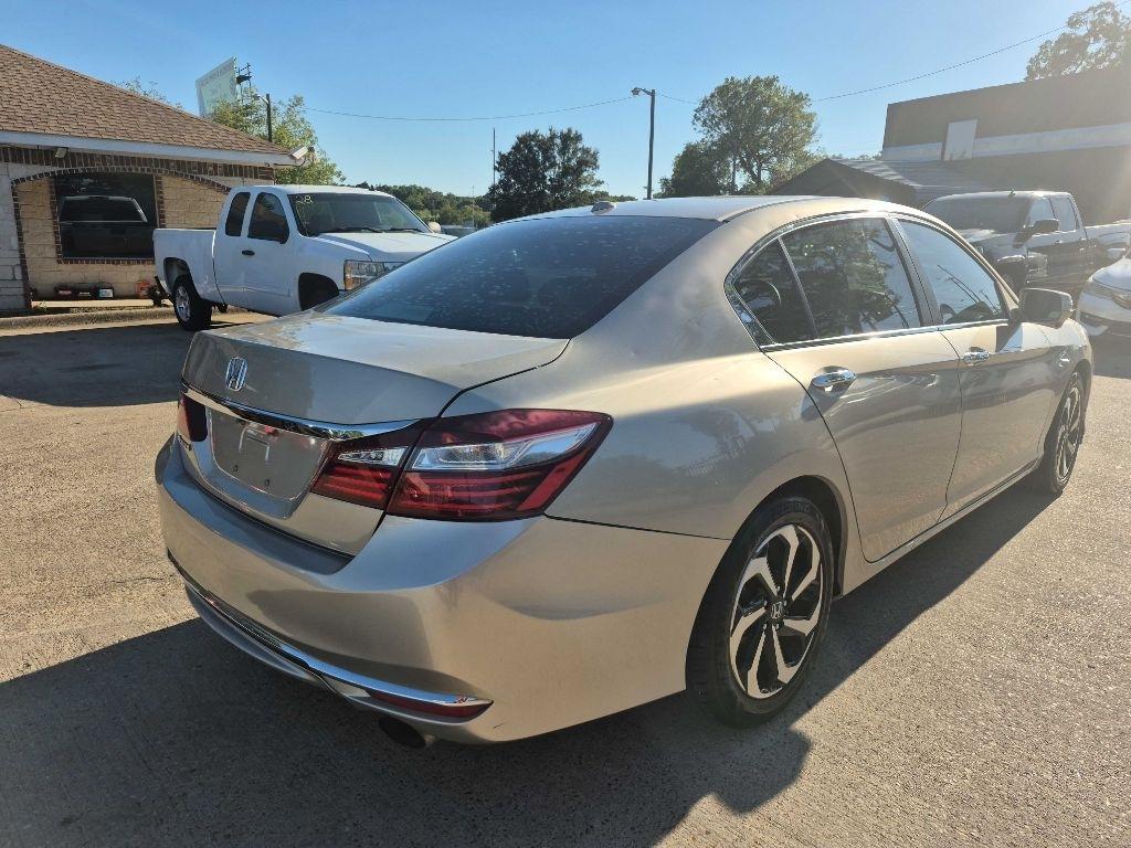 Honda Accord photo 5