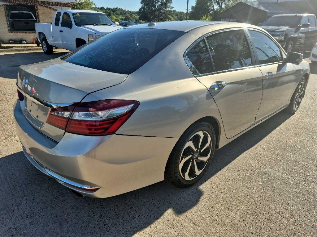 Honda Accord photo 6