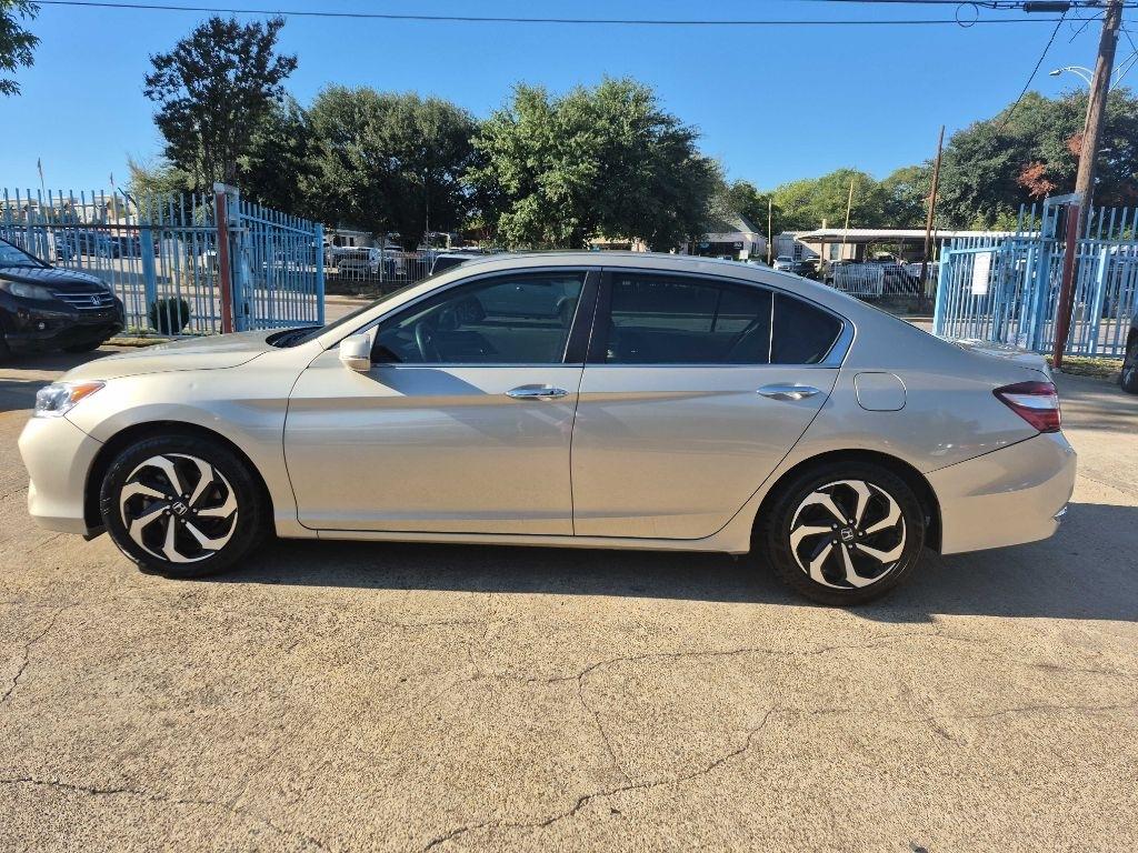 Honda Accord photo 9