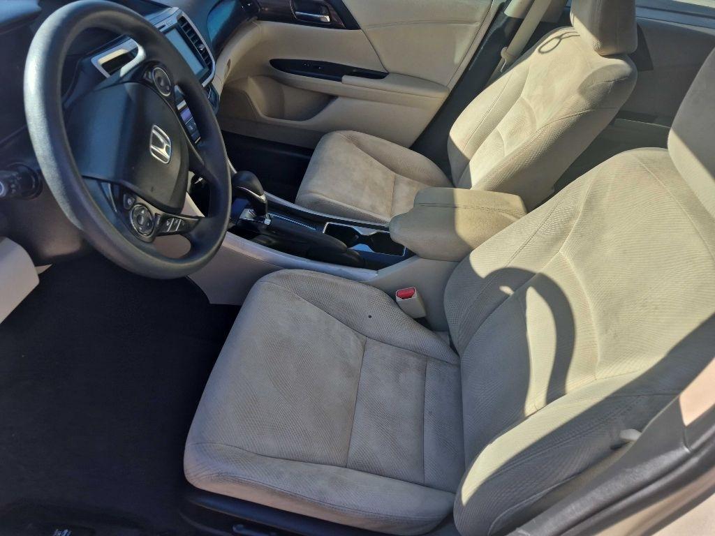 Honda Accord photo 10