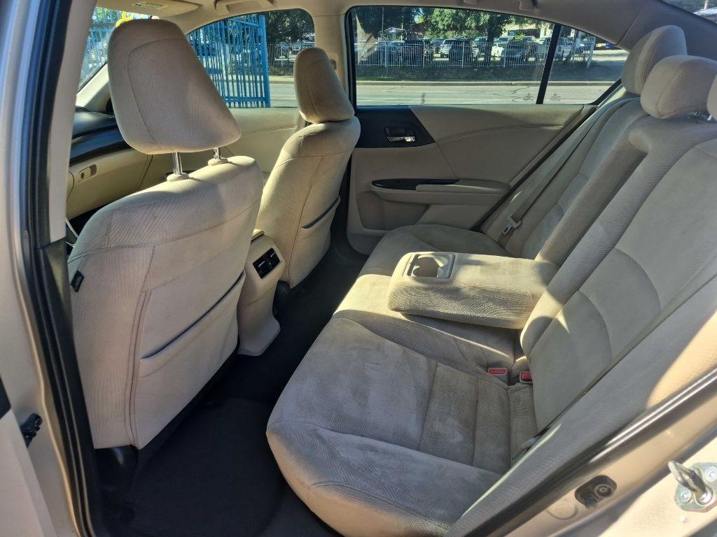 Honda Accord photo 11