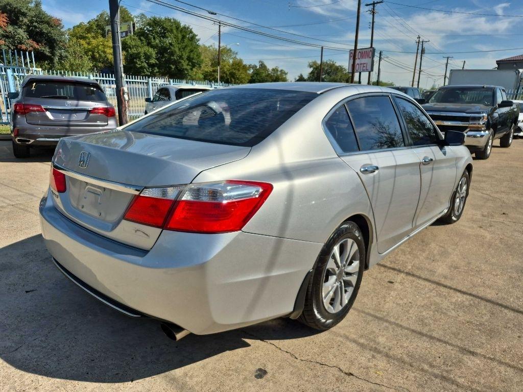 Honda Accord photo 3