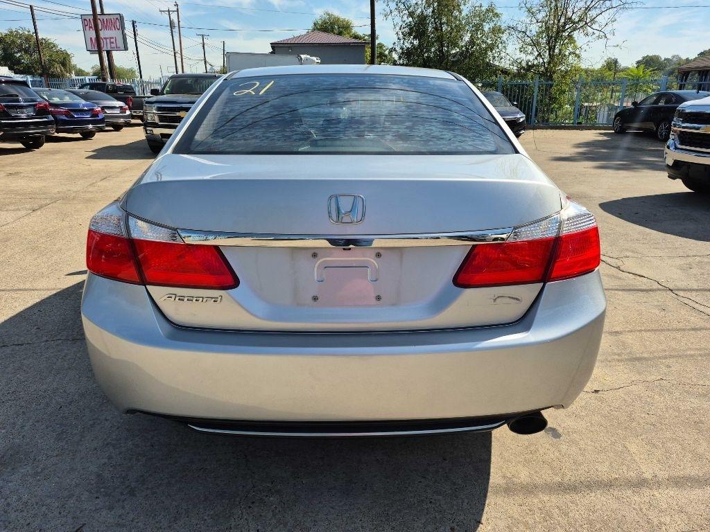 Honda Accord photo 4