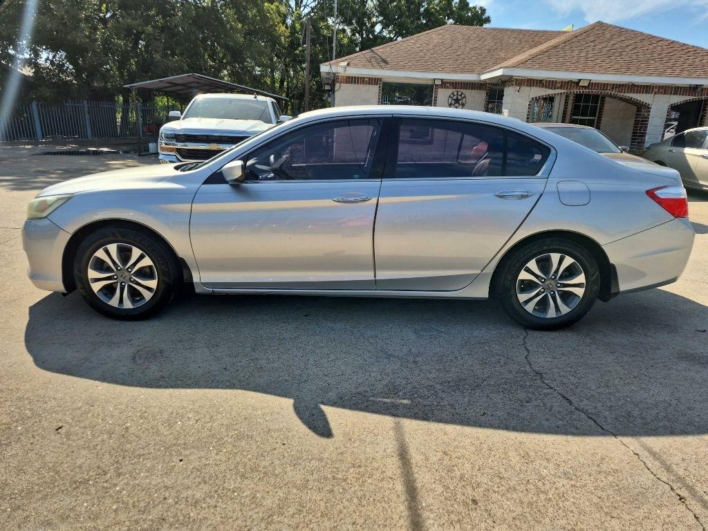 Honda Accord photo 5