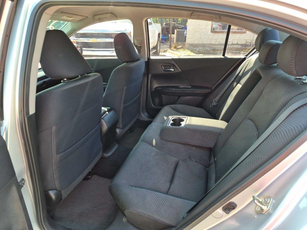Honda Accord photo 6