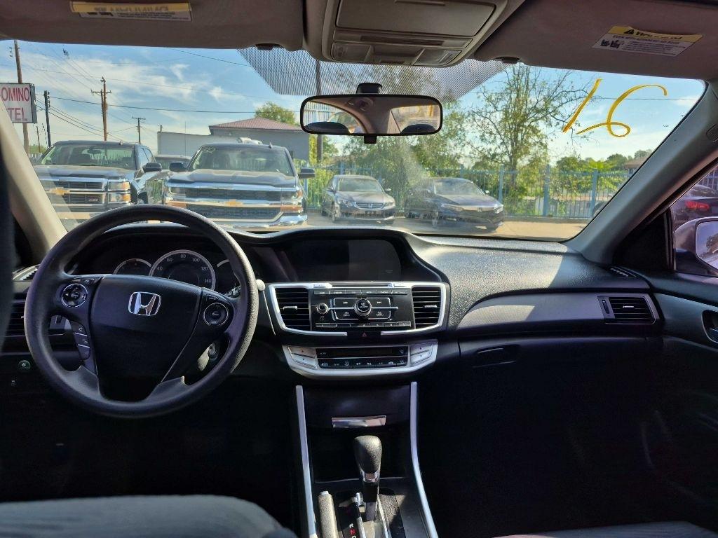 Honda Accord photo 7