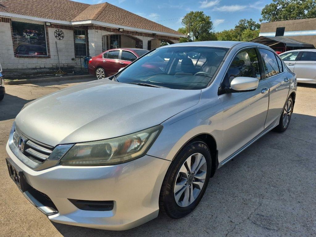 Honda Accord photo 8