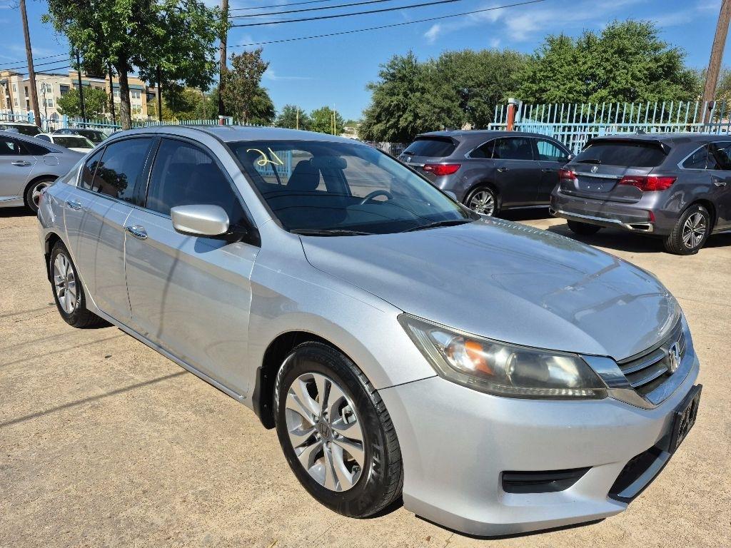 Honda Accord photo 12