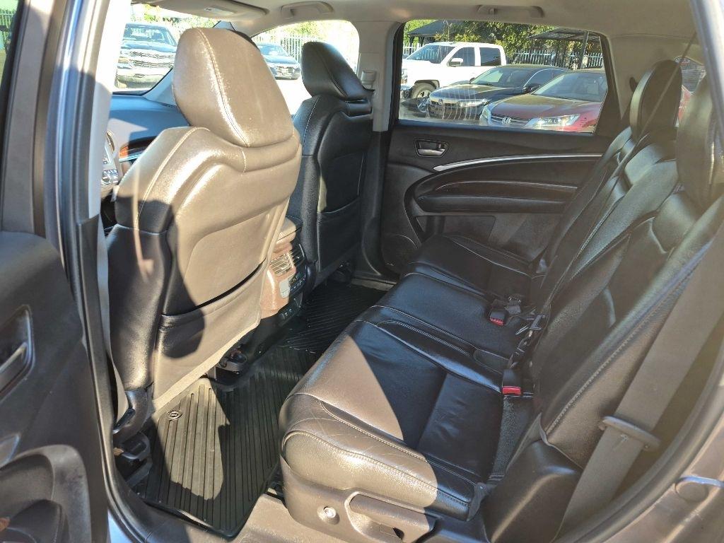 Acura MDX photo 8