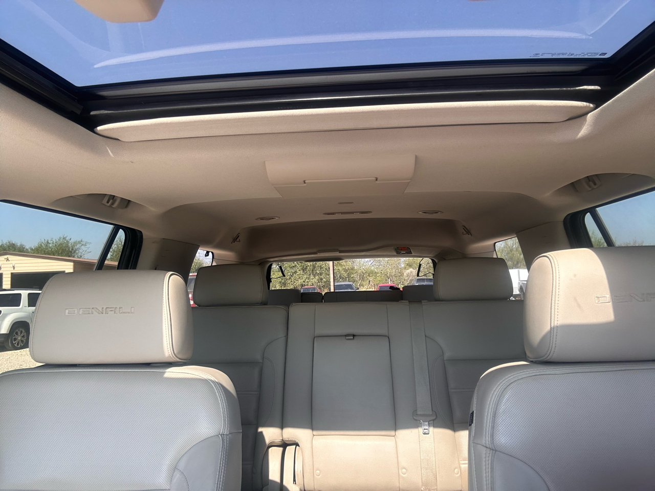 GMC Yukon Denali 4WD 2015 GMC Yukon Denali 4WD 2015