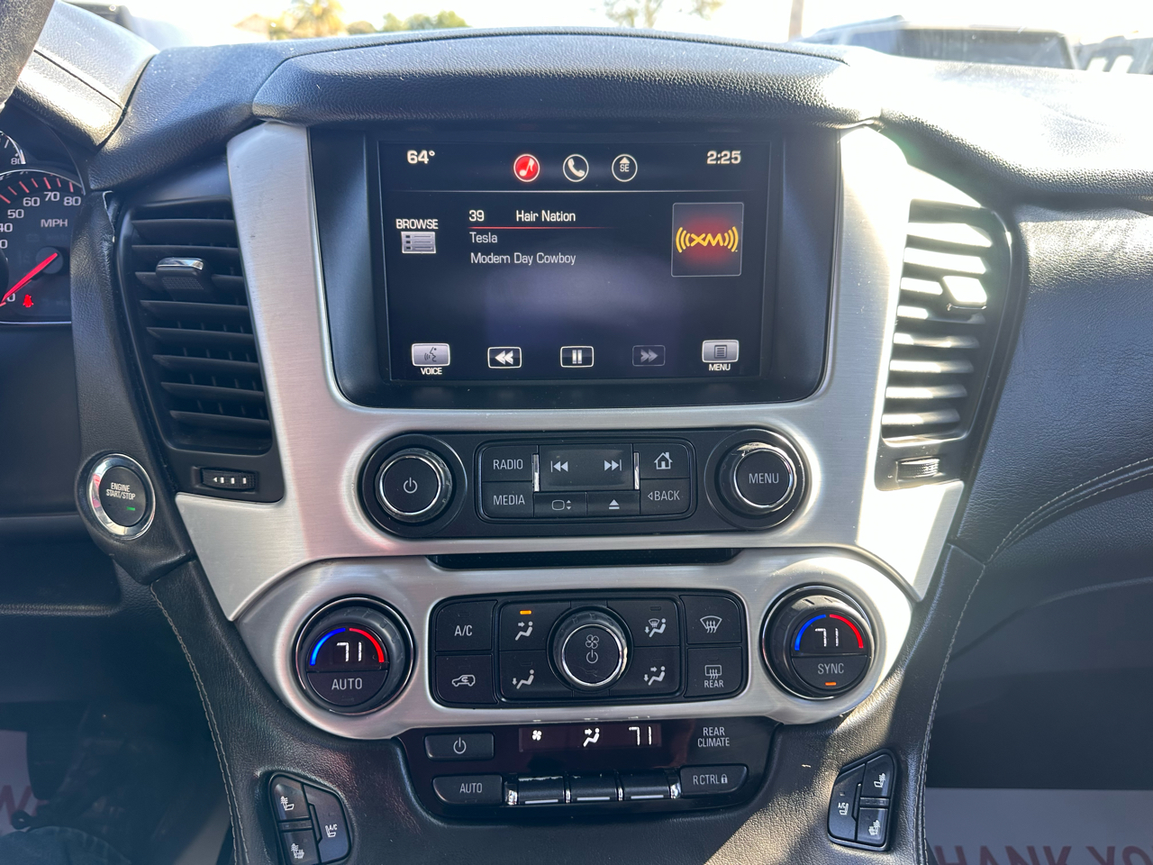 GMC Yukon XL SLT 1/2 Ton 2WD 2015