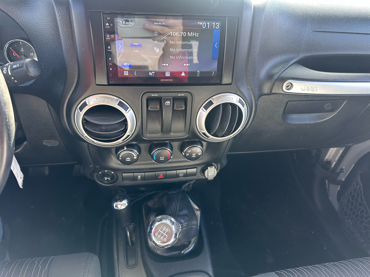 Jeep Wrangler Sahara 4WD 2012