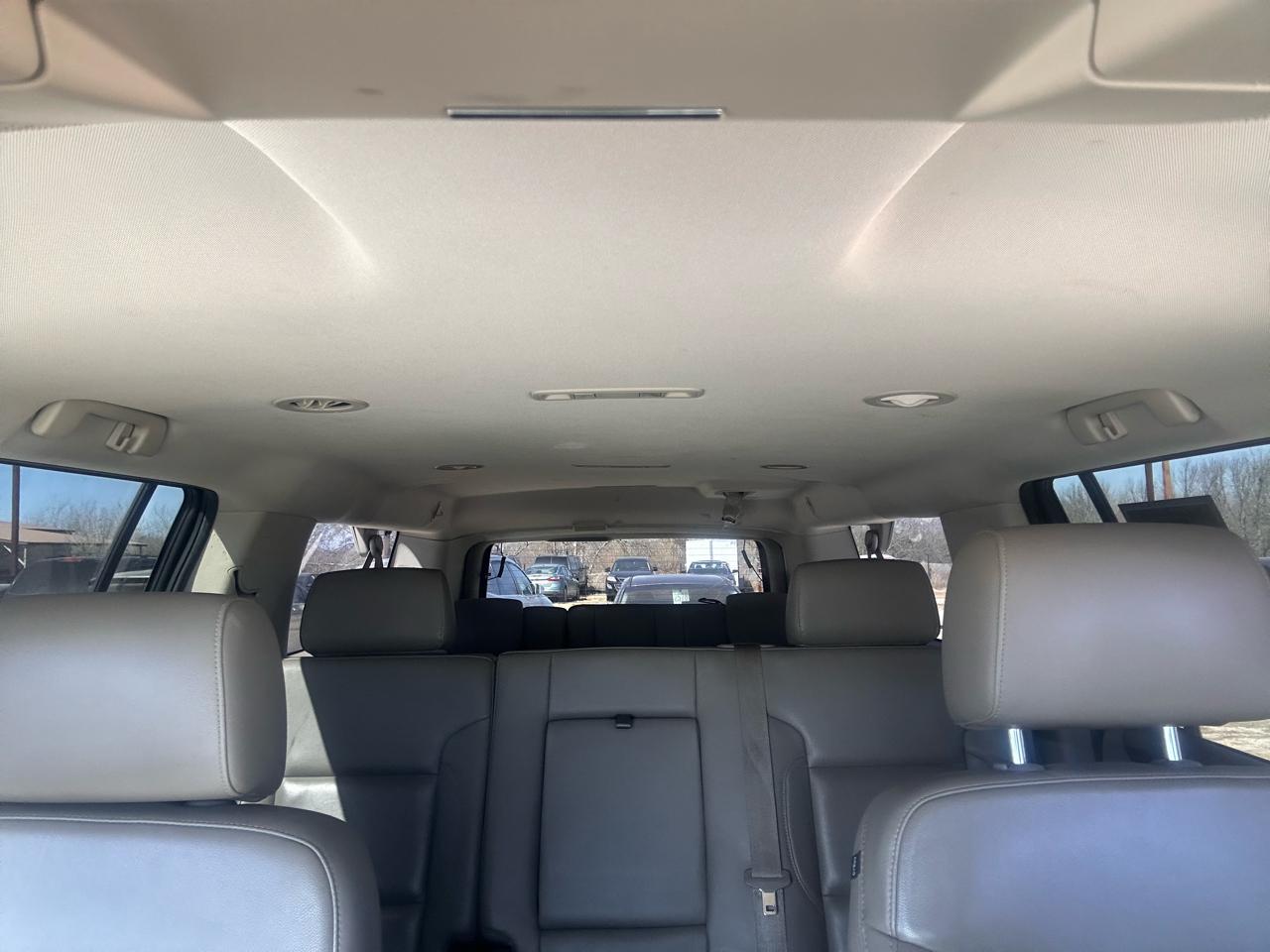 Chevrolet Suburban LT 1500 2WD 2015