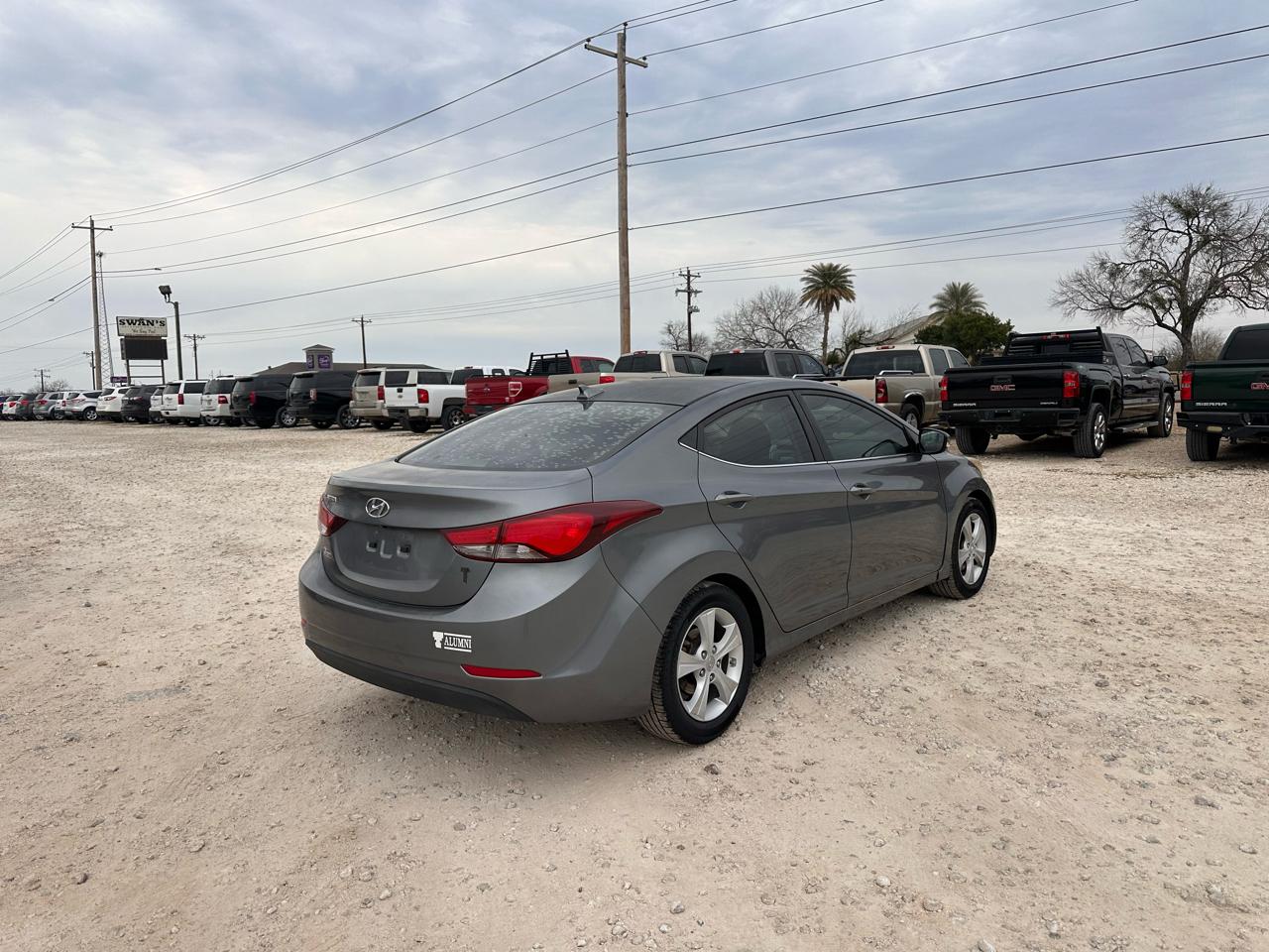 Hyundai Elantra SE 6AT 2016