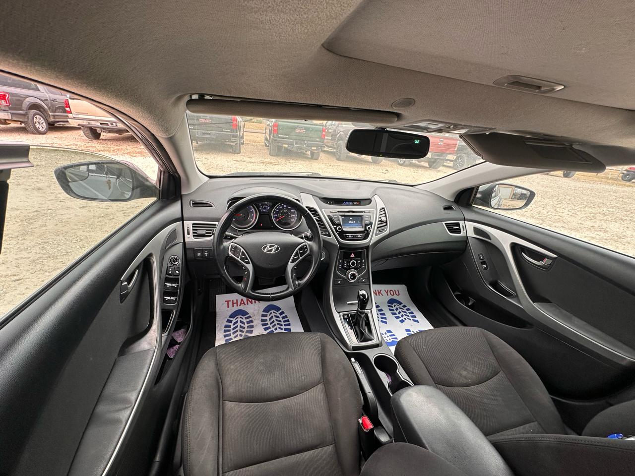 Hyundai Elantra SE 6AT 2016