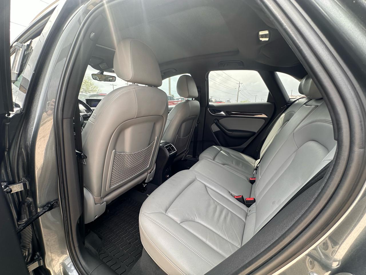 Audi Q3 2.0T quattro Premium Plus 2016