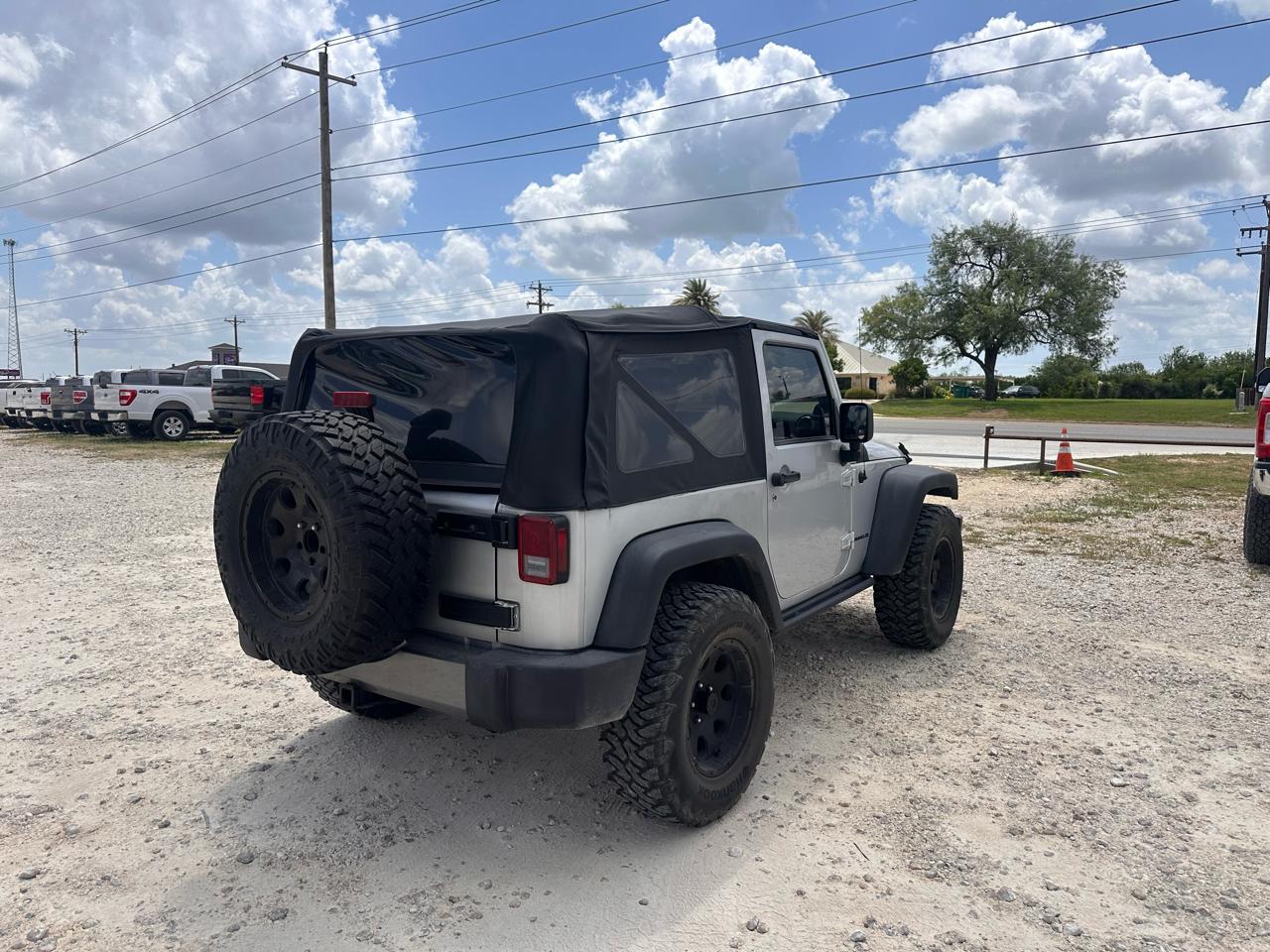 Jeep Wrangler Sahara 4WD 2012