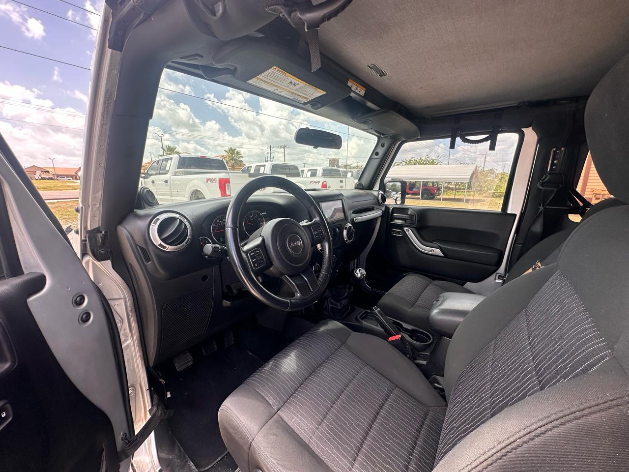 Jeep Wrangler Sahara 4WD 2012