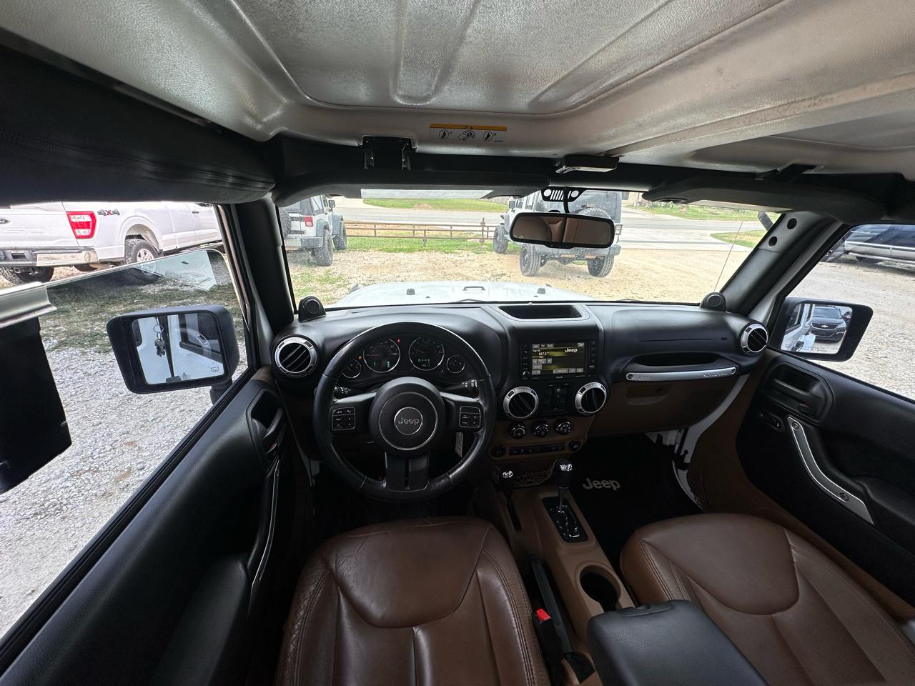 Jeep Wrangler Unlimited Sahara 4WD 2014