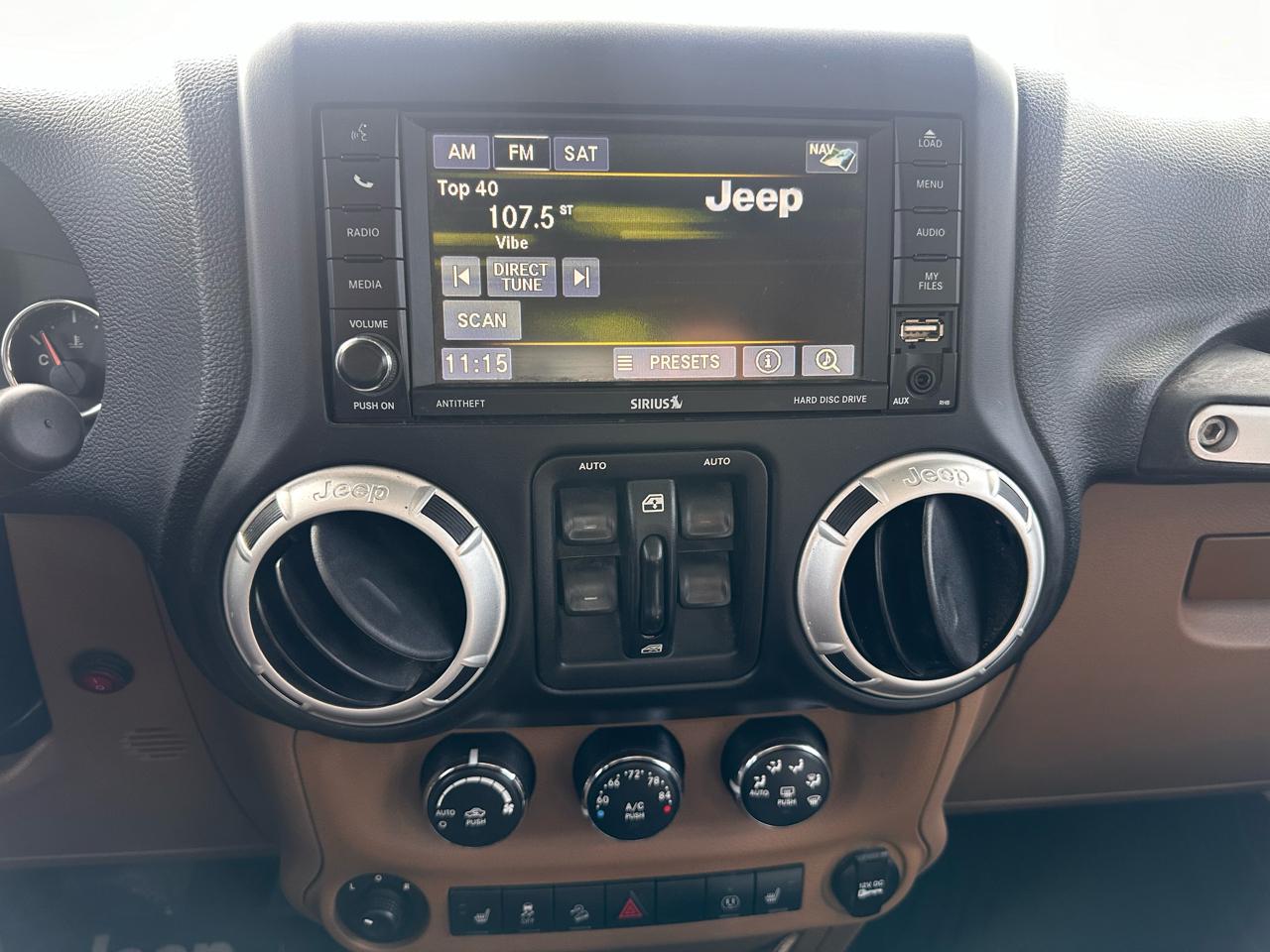 Jeep Wrangler Unlimited Sahara 4WD 2014