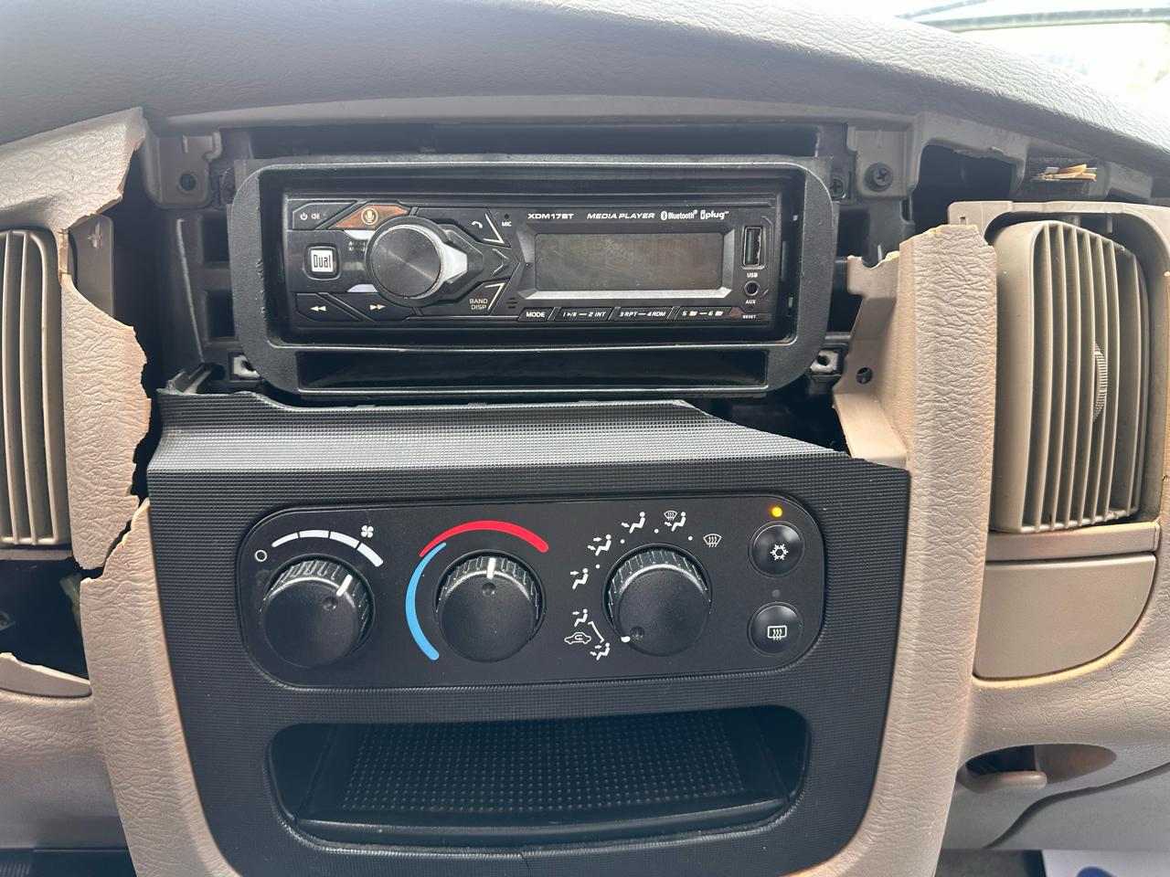 Dodge Ram 2500 ST Quad Cab 2WD 2004