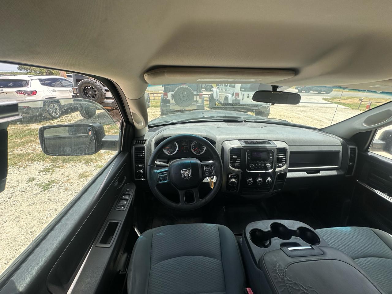 RAM 1500 Tradesman Crew Cab SWB 4WD 2013