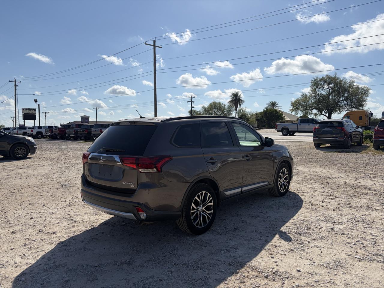 Mitsubishi Outlander SE 2WD 2016