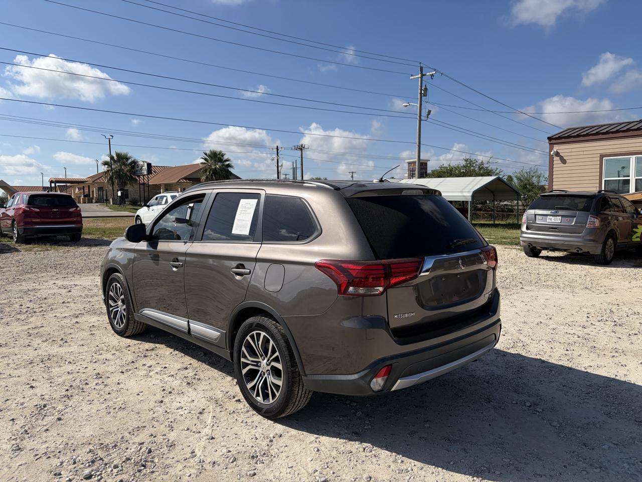 Mitsubishi Outlander SE 2WD 2016