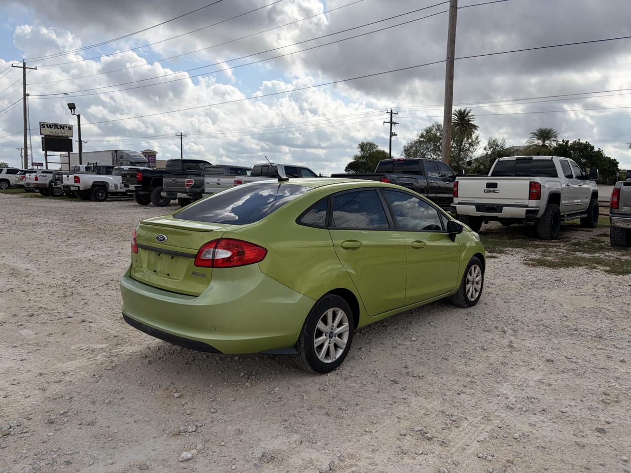 Ford Fiesta SE Sedan 2013
