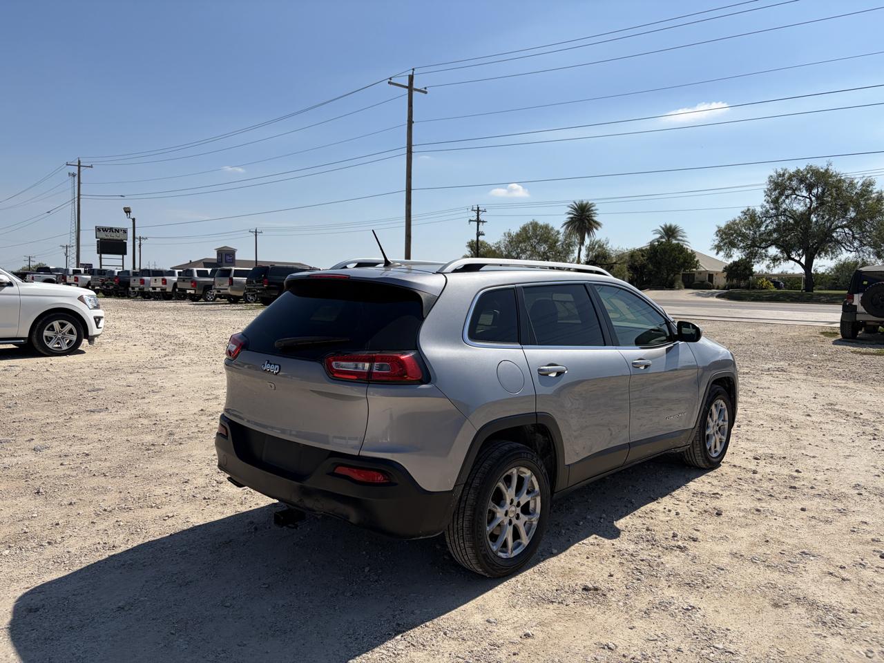 Jeep Cherokee Latitude FWD 2015