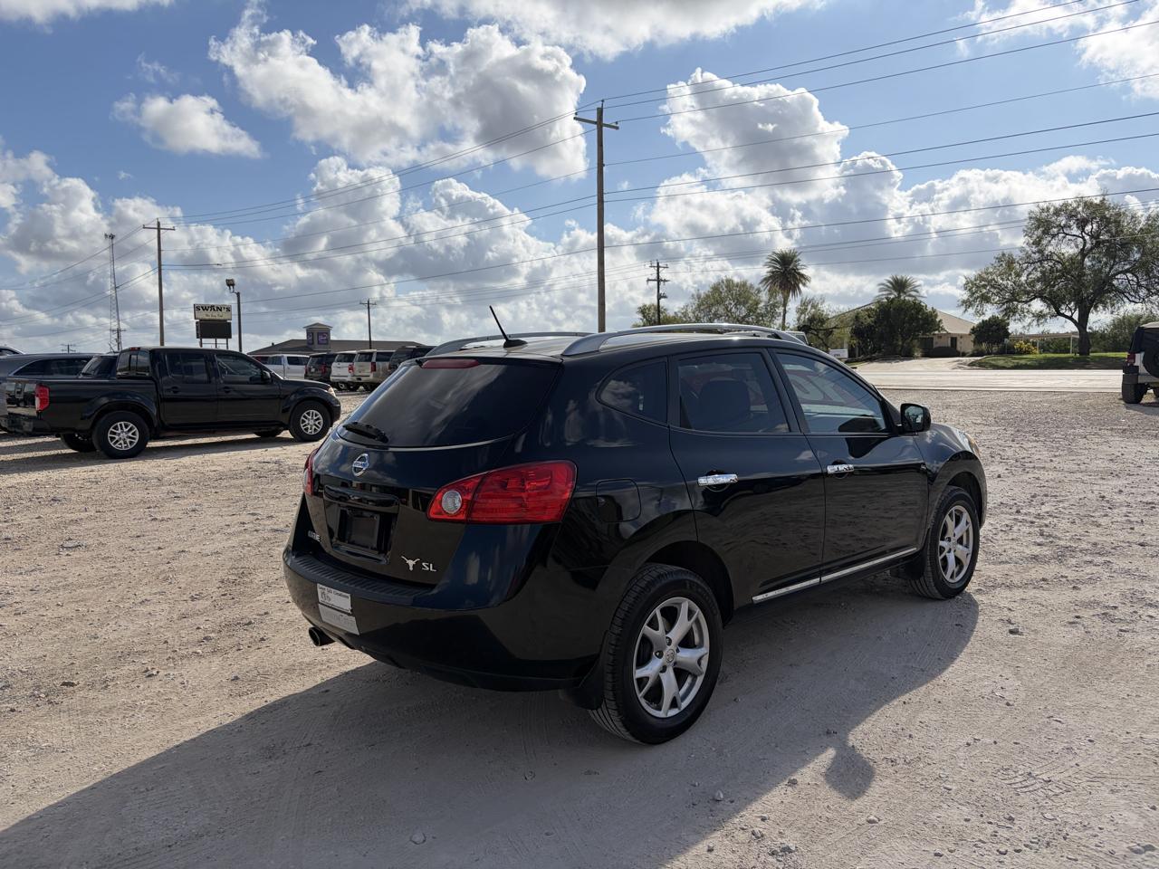 Nissan Rogue S 2WD 2010