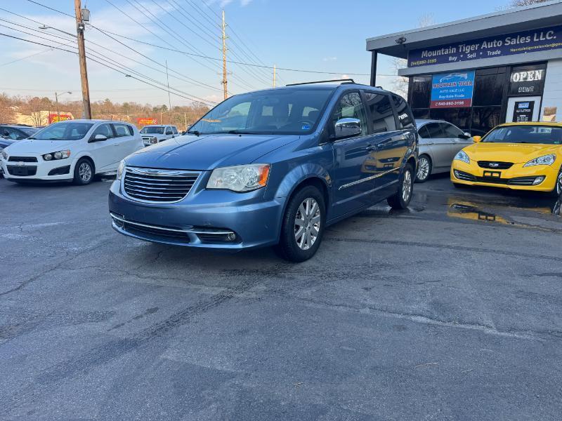 2011 Chrysler Town & Country Touring-L