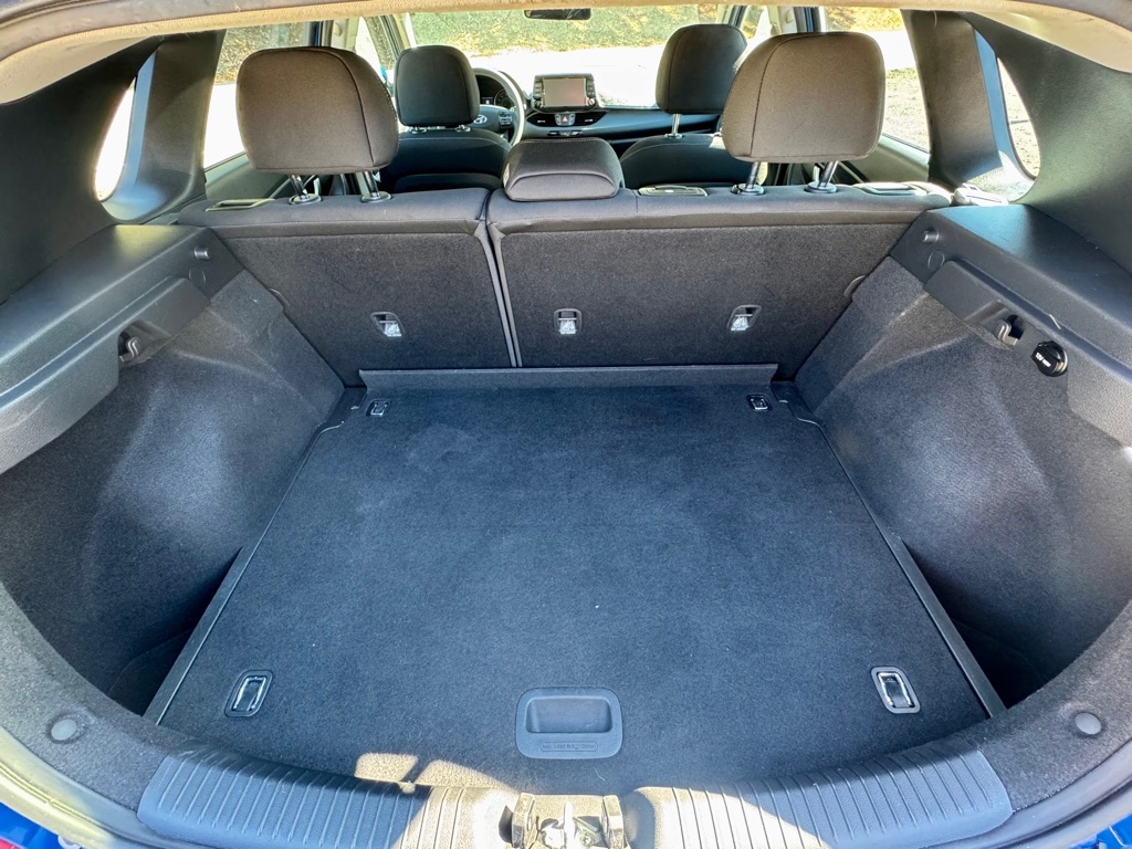 Hyundai Elantra GT Base 2018