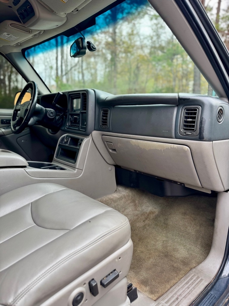 Chevrolet Suburban  2004