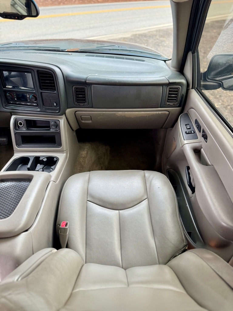 Chevrolet Suburban  2004