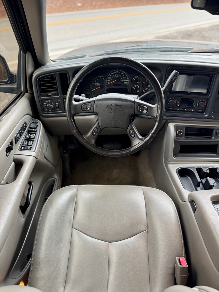 Chevrolet Suburban  2004