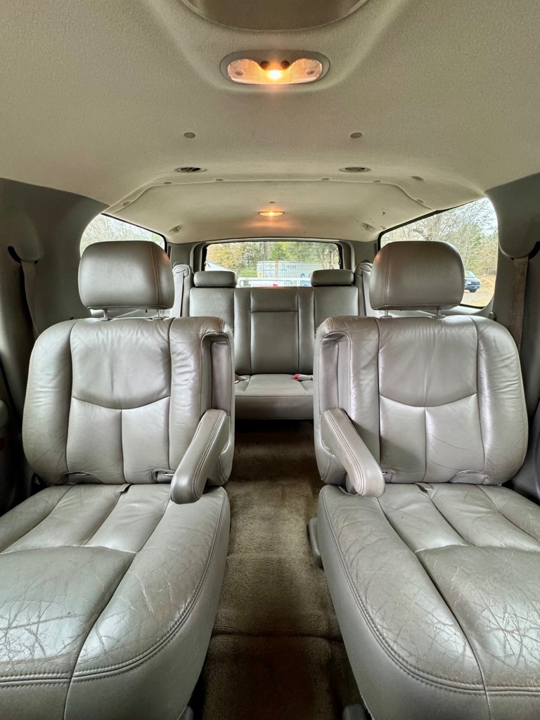 Chevrolet Suburban  2004