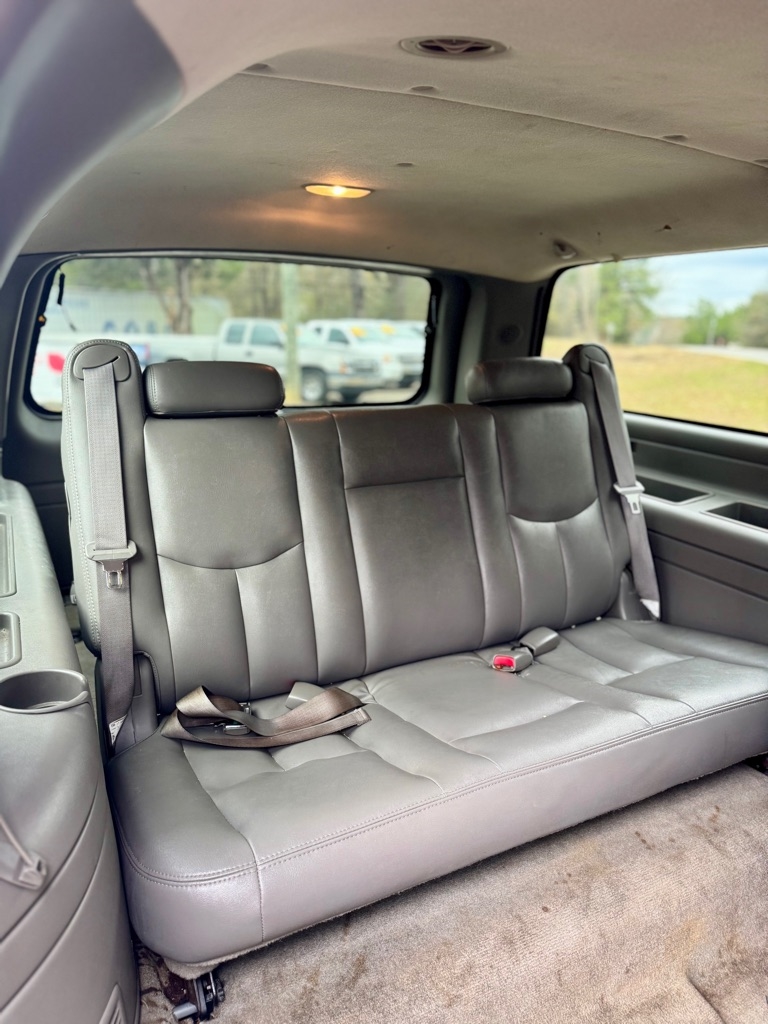 Chevrolet Suburban  2004