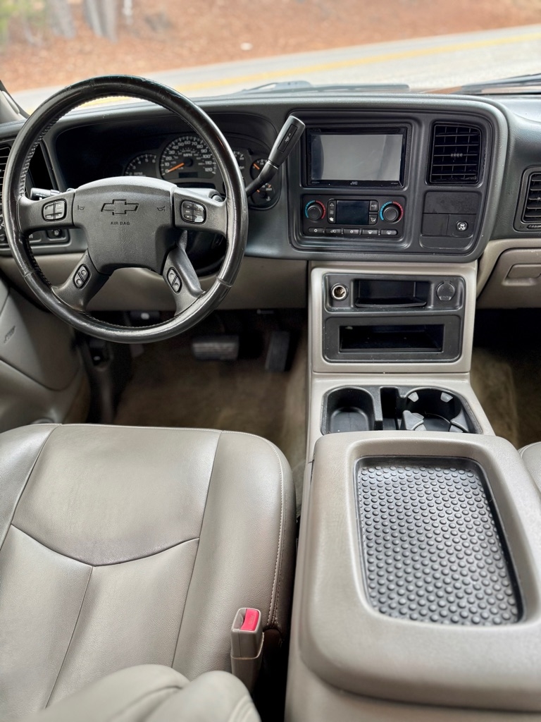 Chevrolet Suburban  2004