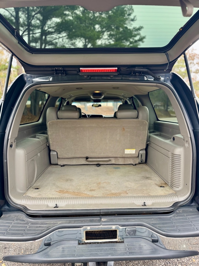 Chevrolet Suburban  2004