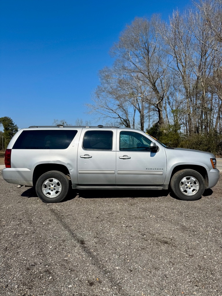 Chevrolet Suburban  2012