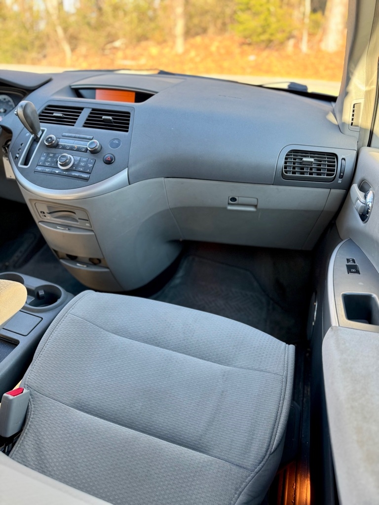 Nissan Quest  2008