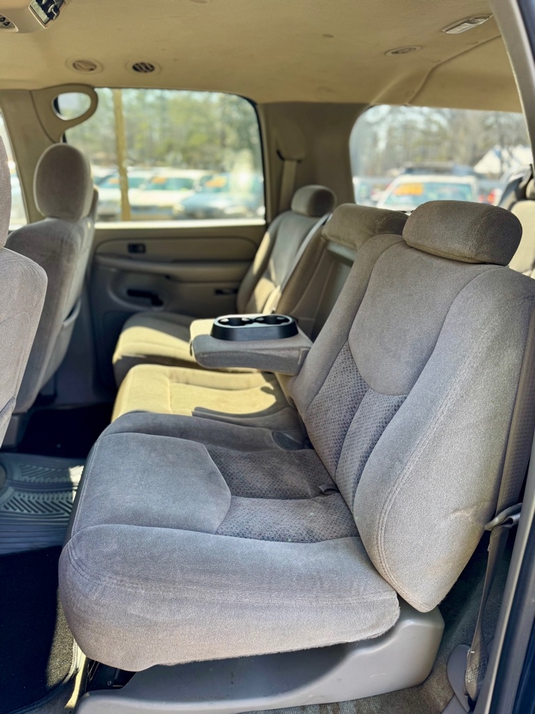 Chevrolet Suburban  2004