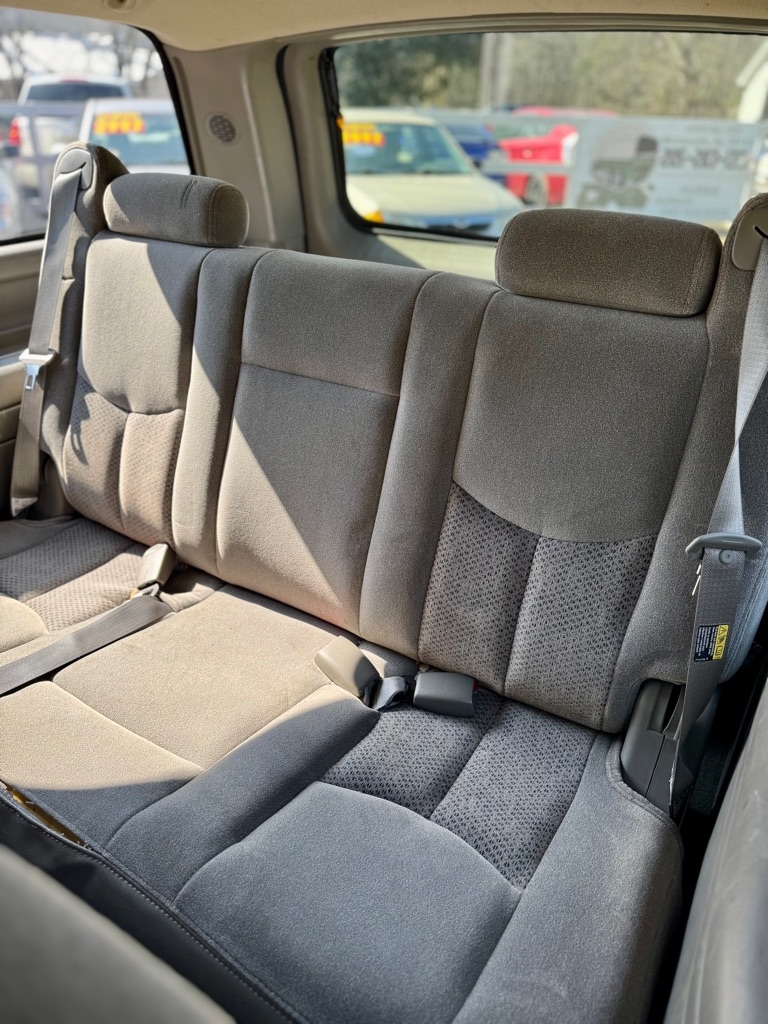 Chevrolet Suburban  2004