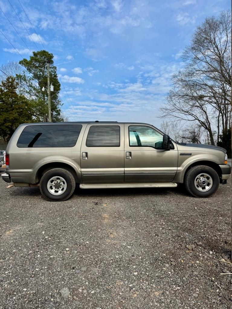 Ford Excursion  2004
