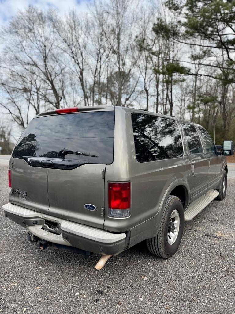 Ford Excursion  2004