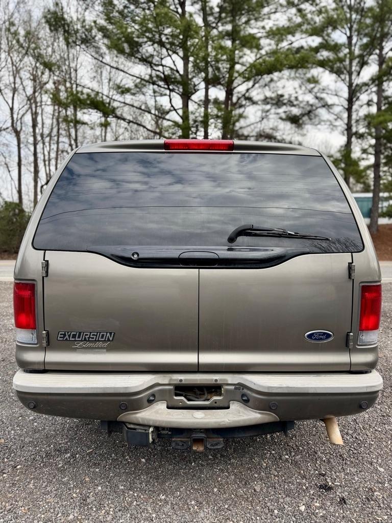 Ford Excursion  2004