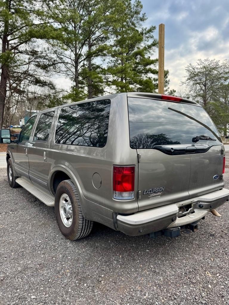 Ford Excursion  2004