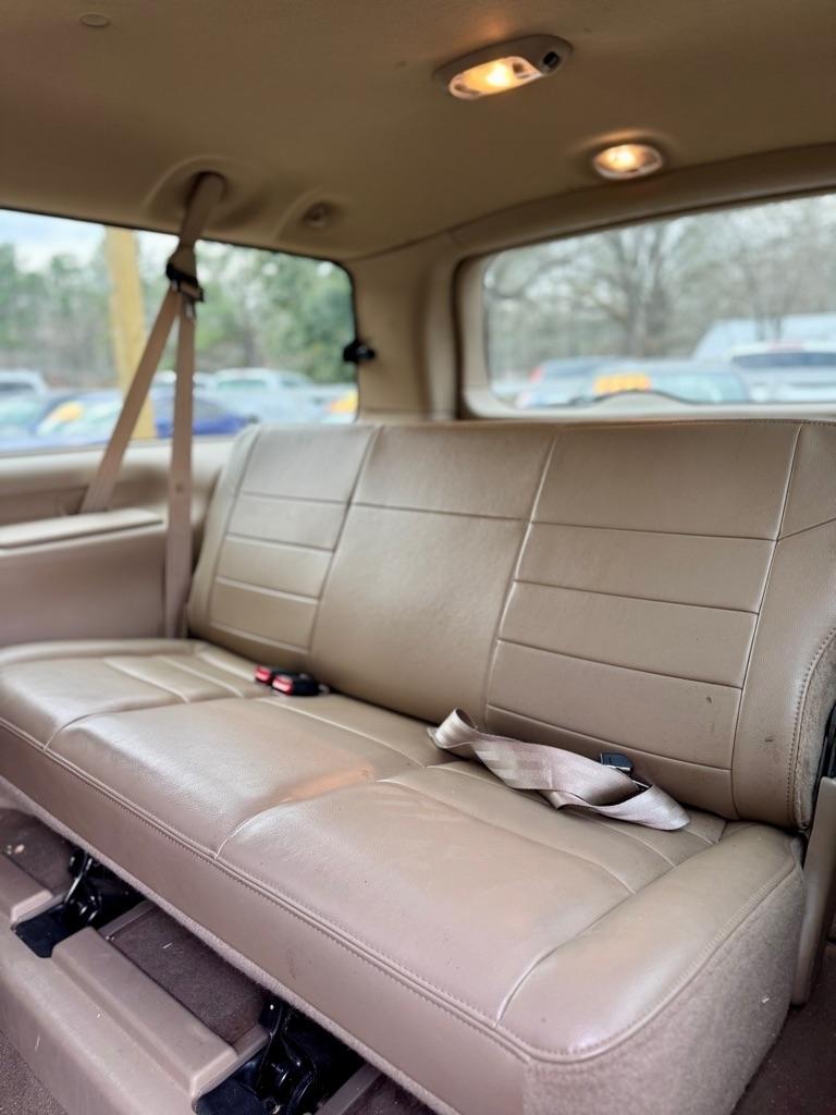 Ford Excursion  2004